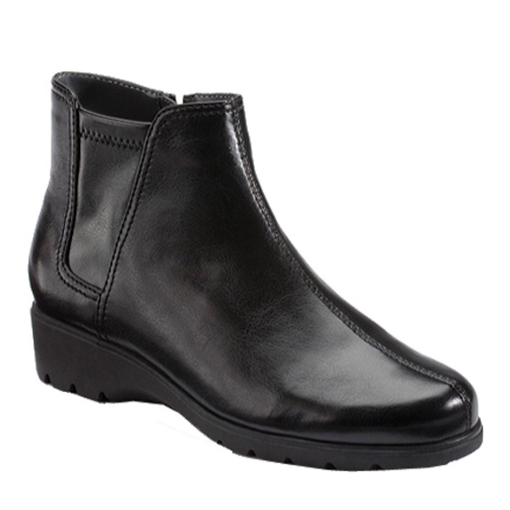 EUC Aerosoles Hudson River Ankle Boots